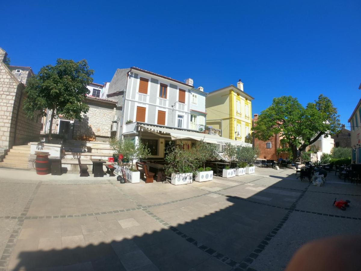 Apartmani Majetic Omišalj Kültér fotó